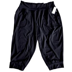 LIVI BLACK BAGGY ATHLETIC CAPRIS - 18/20